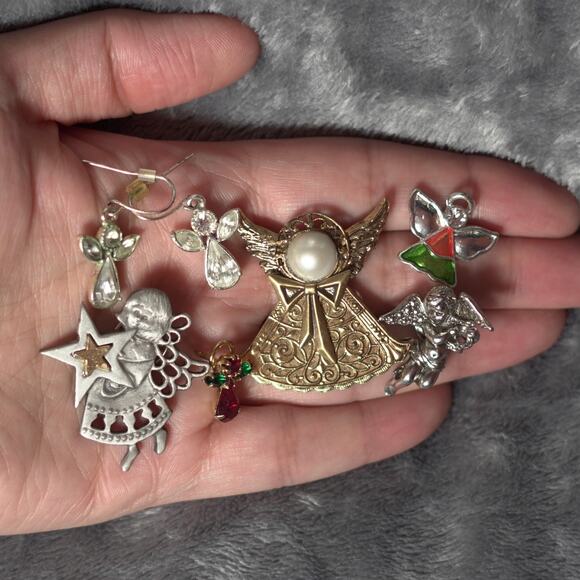 Vintage 1.8” Layered Metal Angel Faux Pearl Brooch Pin Angelcore Holidaycore EUC - Picture 4 of 5